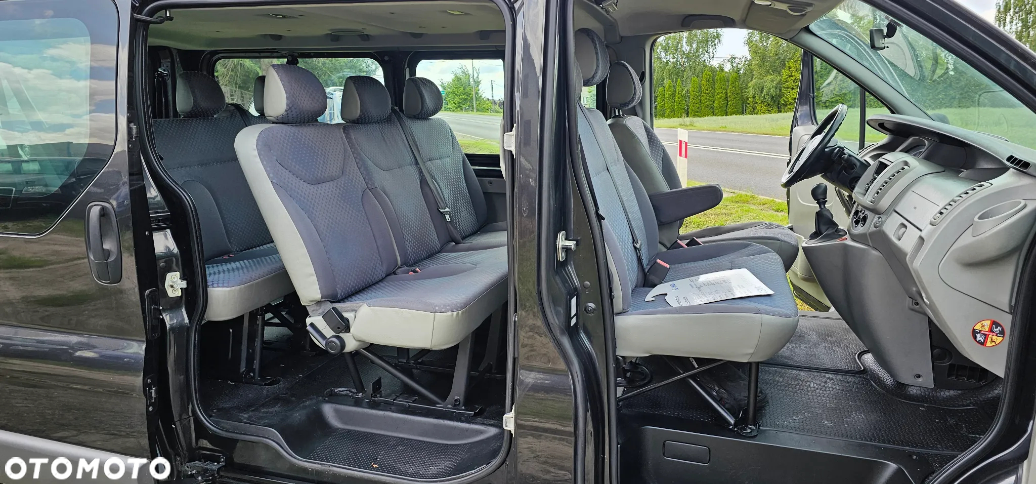 Renault Trafic 2.0 dCi 115 FAP Passenger Black Edition - 13
