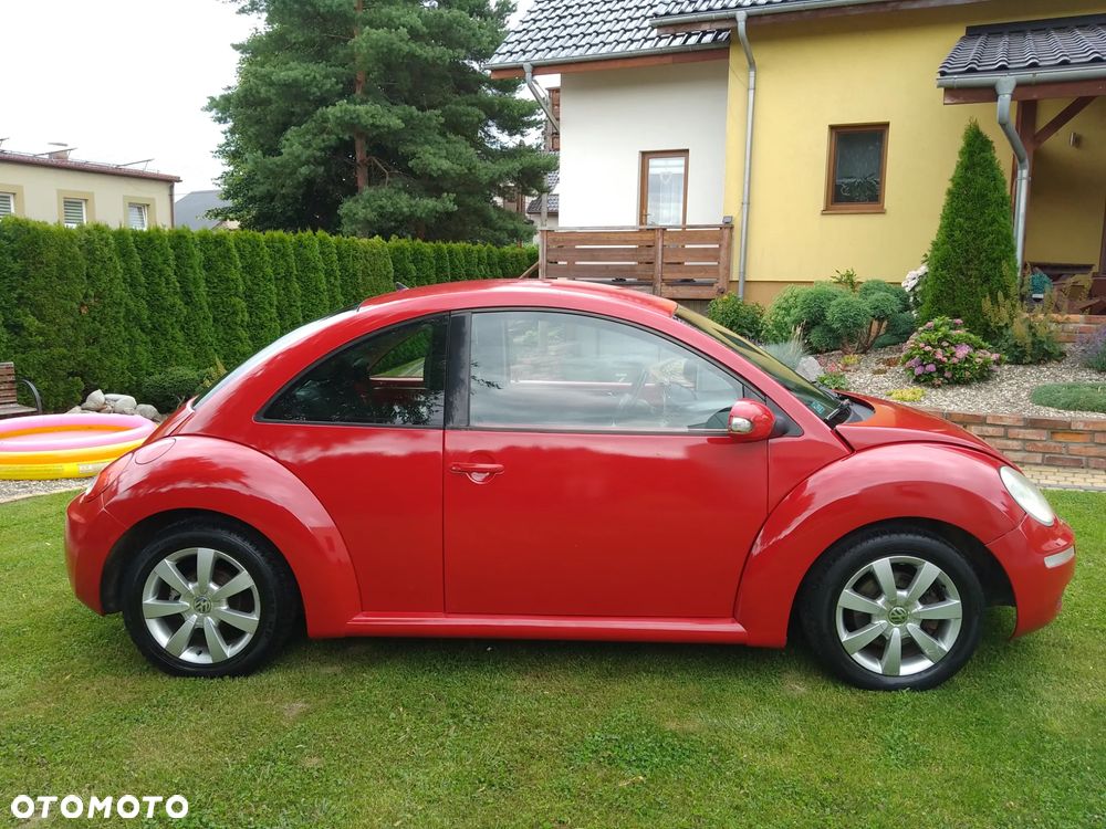 Volkswagen New Beetle - 4