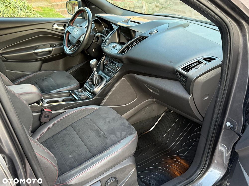 Ford Kuga 2.0 TDCi 4x4 ST-Line - 30