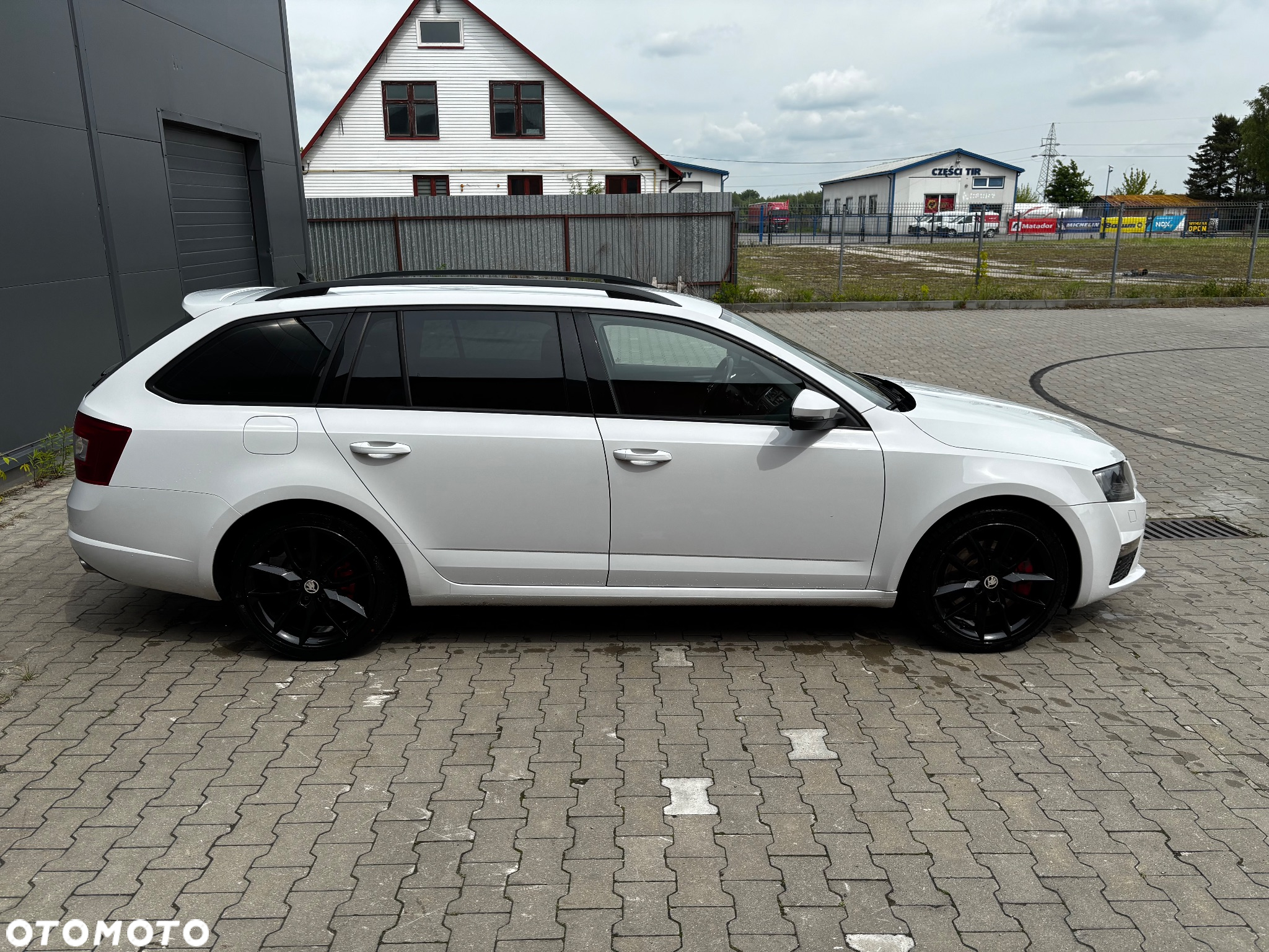 Skoda Octavia 2.0 TDI DSG RS - 24