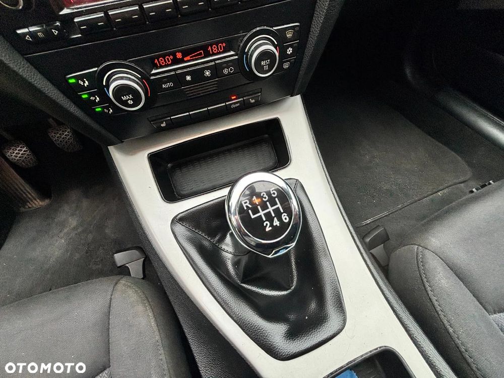 BMW Seria 3 318i - 27