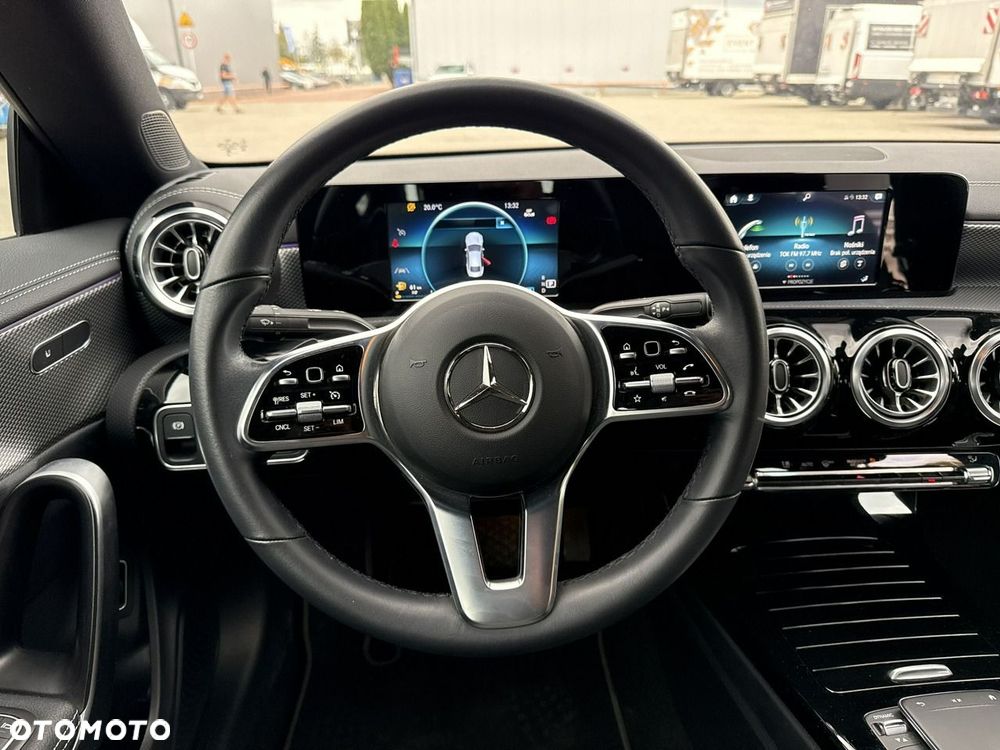 Mercedes-Benz CLA 180 7G-DCT Entry - 25