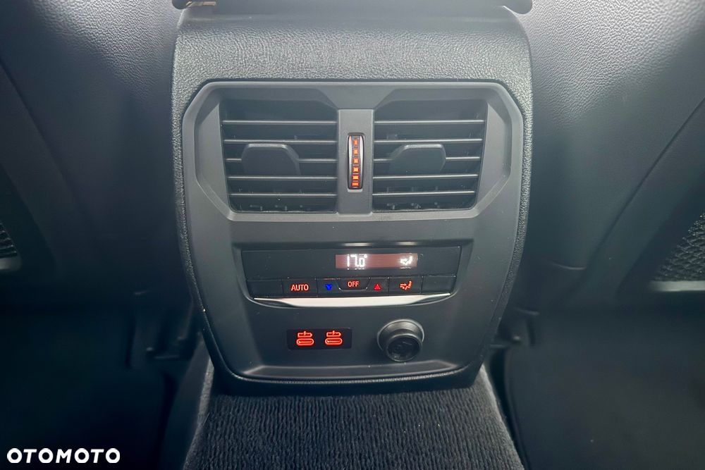 BMW Seria 3 330i Sport Line - 22
