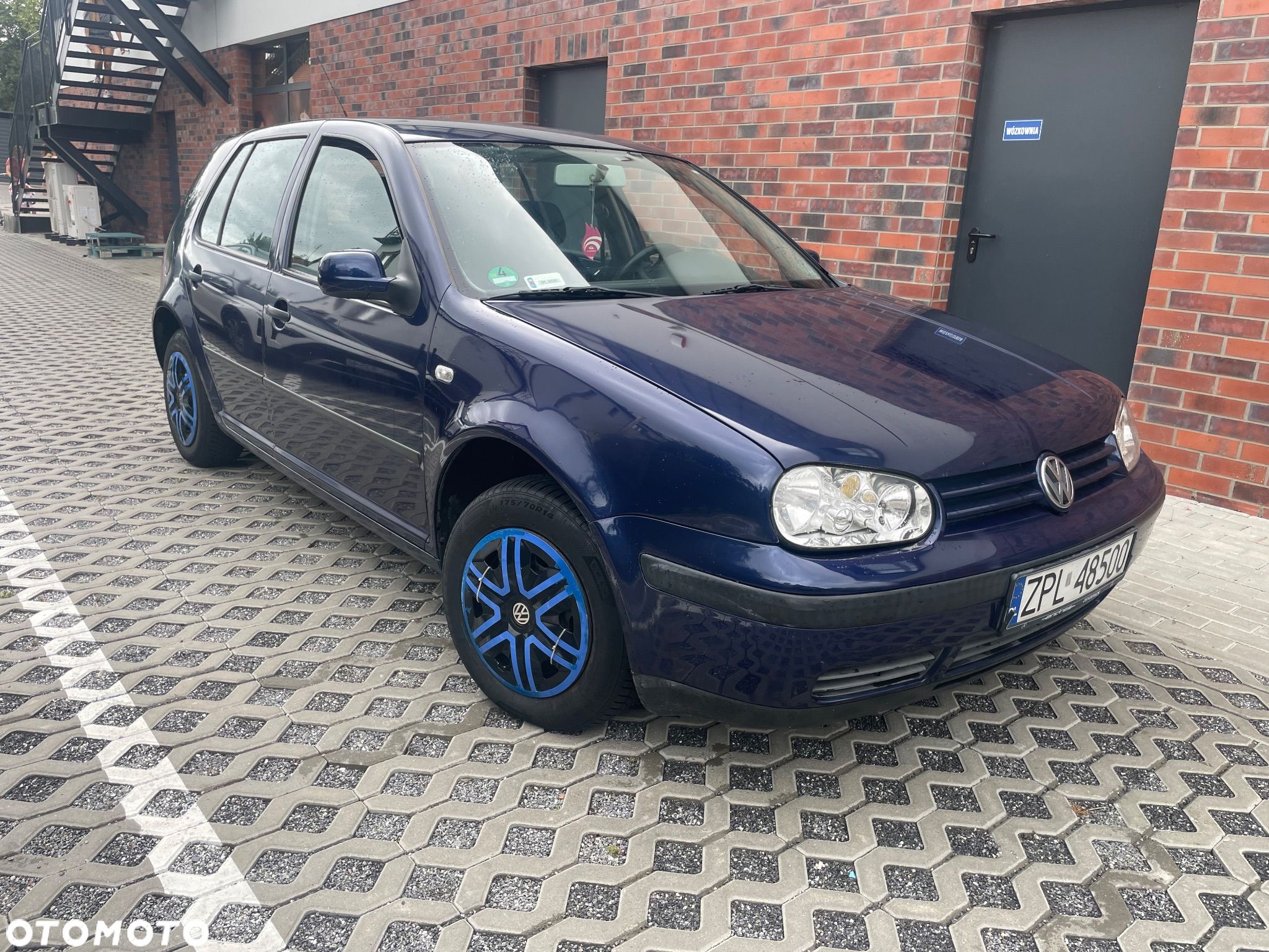 Volkswagen Golf - 1