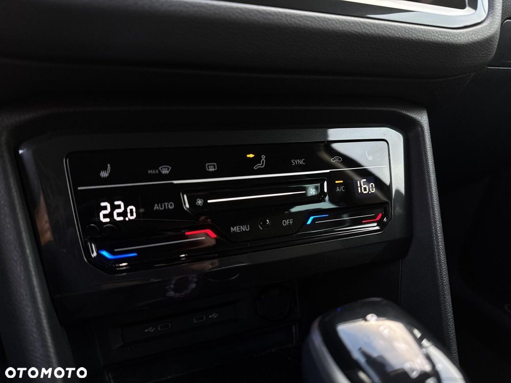 Volkswagen Tiguan 1.5 TSI EVO Elegance DSG - 23