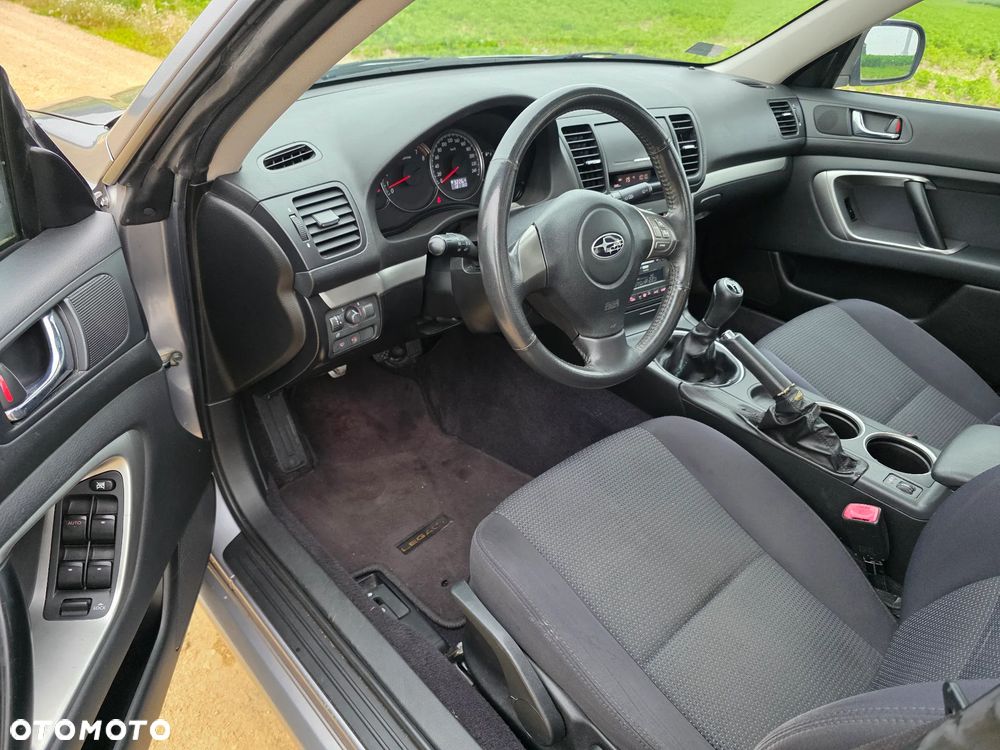 Subaru Legacy - 12