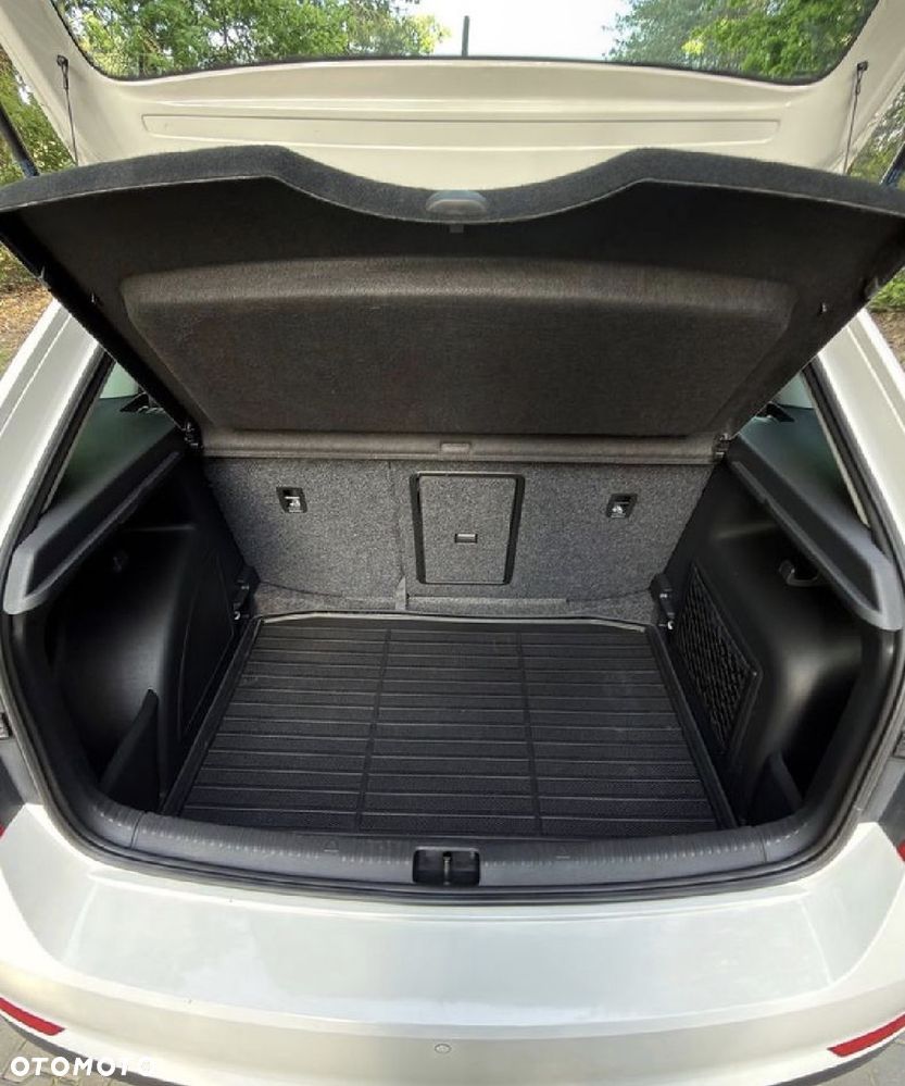 Skoda RAPID - 12