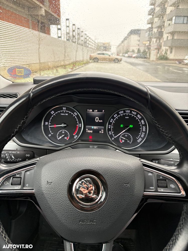 Skoda Superb 2.0 TDI DSG Style - 26