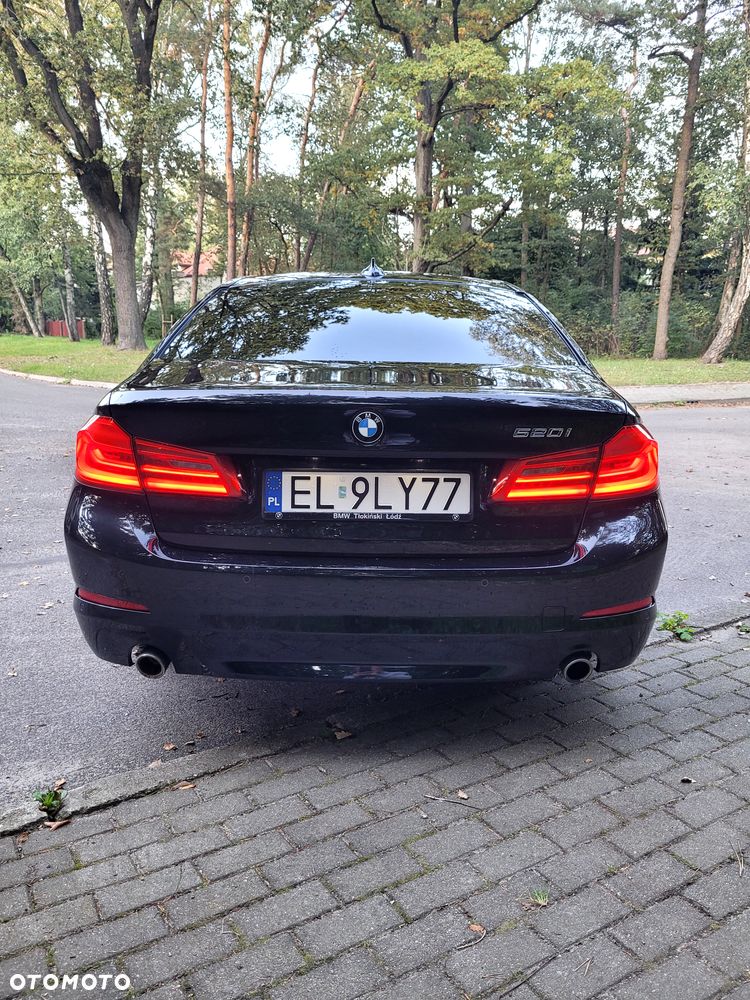 BMW Seria 5 520i - 4