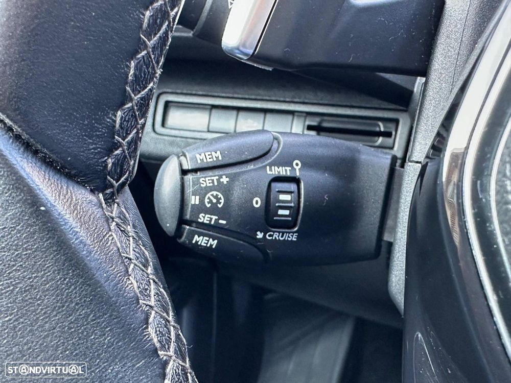 Peugeot 3008 BlueHDi 130 Stop & Start EAT8 Crossway - 38