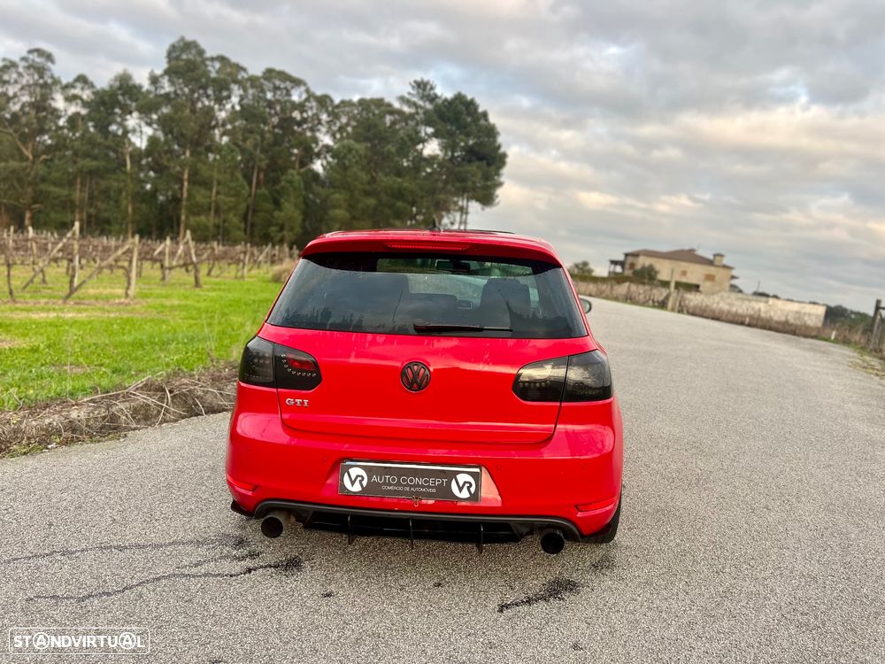 VW Golf 2.0 GTI - 32