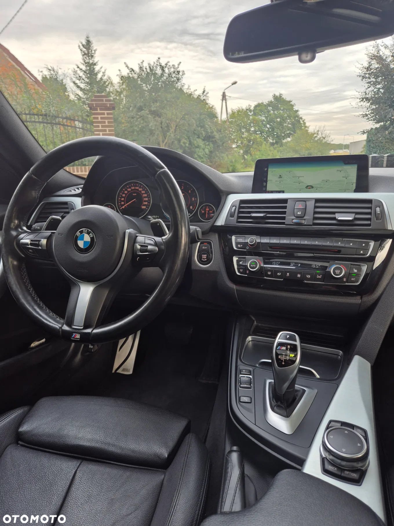 BMW Seria 3 320d Touring Edition M Sport Shadow - 11