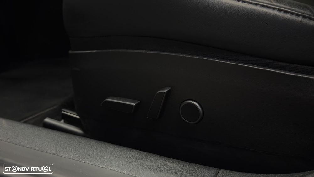 Tesla Model 3 Performance Dual Motor AWD - 32