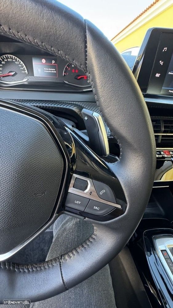 Peugeot 2008 1.2 PureTech Allure Pack EAT8 - 26