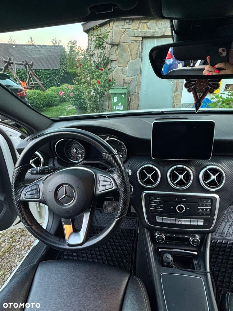 Mercedes-Benz Klasa A 180 7G-DCT Urban - 9