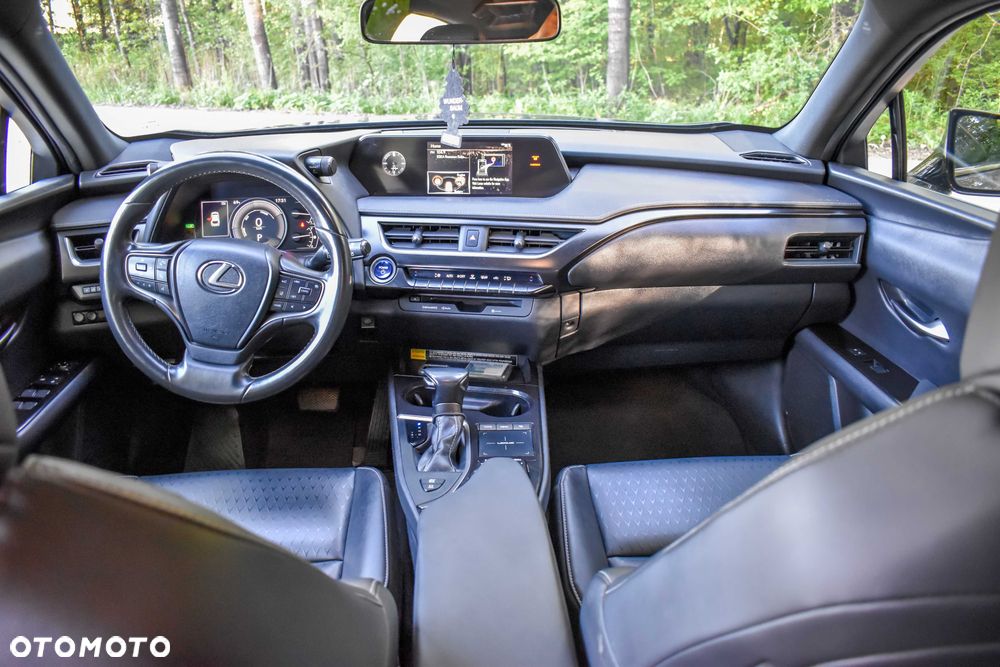 Lexus UX - 6