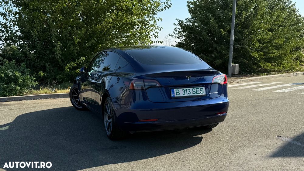 Tesla Model 3 - 6