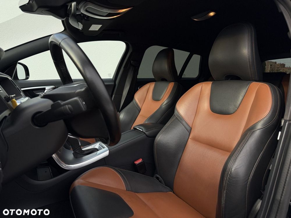 Volvo V60 Cross Country - 11