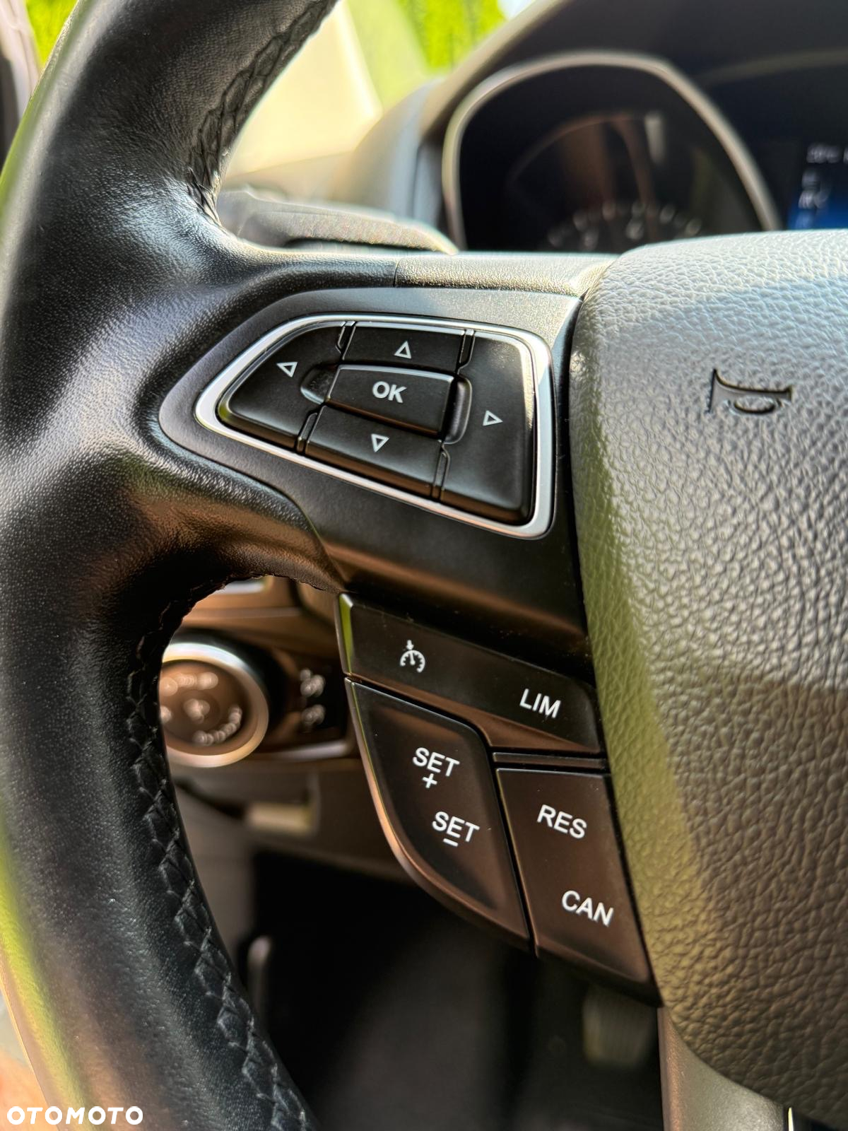 Ford Focus 1.0 EcoBoost Titanium - 17