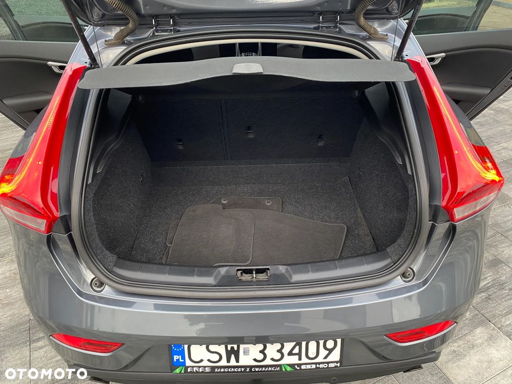 Volvo V40 T3 Momentum - 29