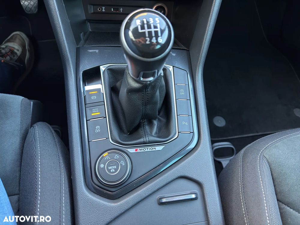 Volkswagen Tiguan 2.0 TDI 4Mot Comfortline - 25