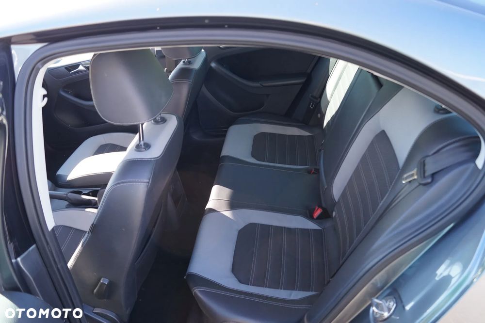 Volkswagen Jetta 1.4 TSI BMT Highline - 9