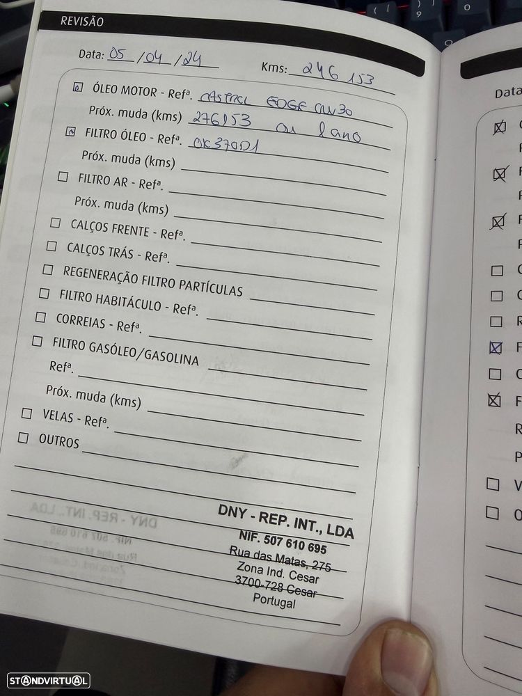 Volvo V60 2.4 D6 R-Design Sum.AWD Phev - 33