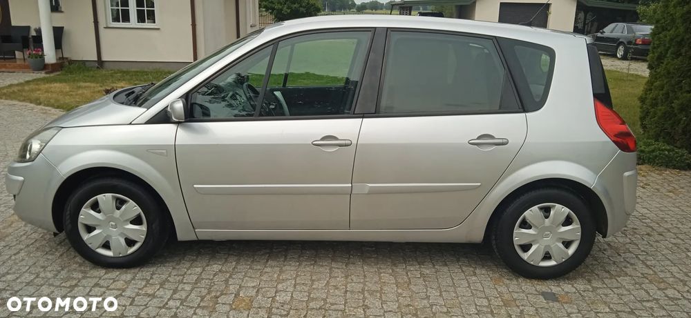 Renault Scenic 1.6 16V 110 Dynamique - 8