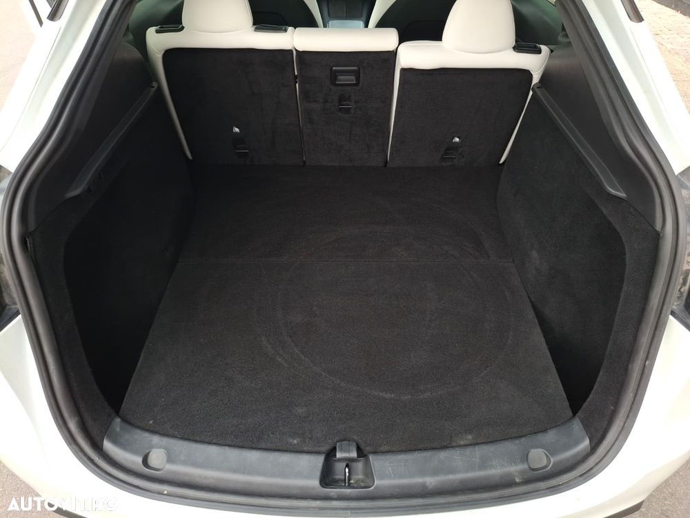 Tesla Model Y Performance Dual Motor AWD - 22