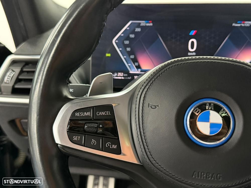 BMW 330 e Aut. M Sport - 16