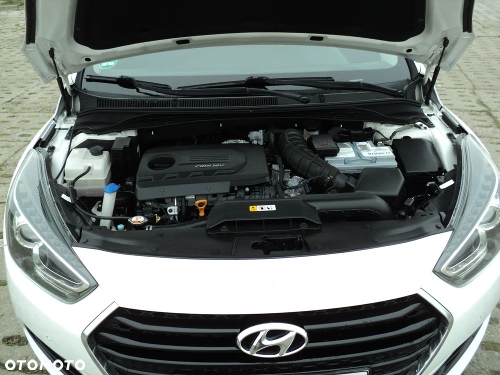 Hyundai i40 Kombi 1.7 CRDi DCT Premium - 10