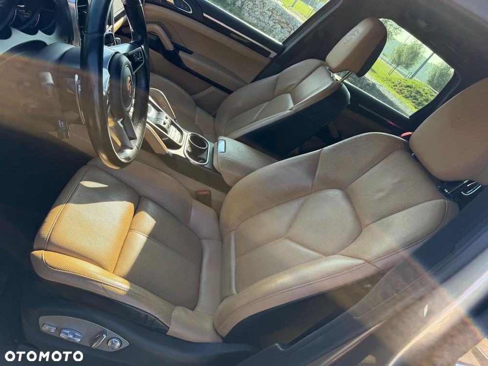 Porsche Cayenne S Diesel - 9