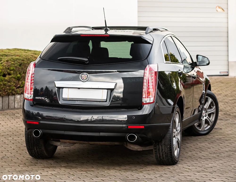 Cadillac SRX - 12