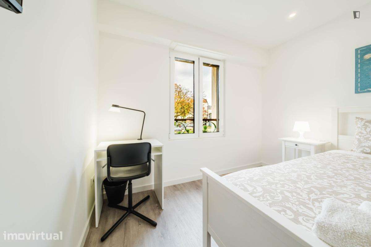 Quarto - localizado em Lumiar Lisbon - Grande imagem: 4/23