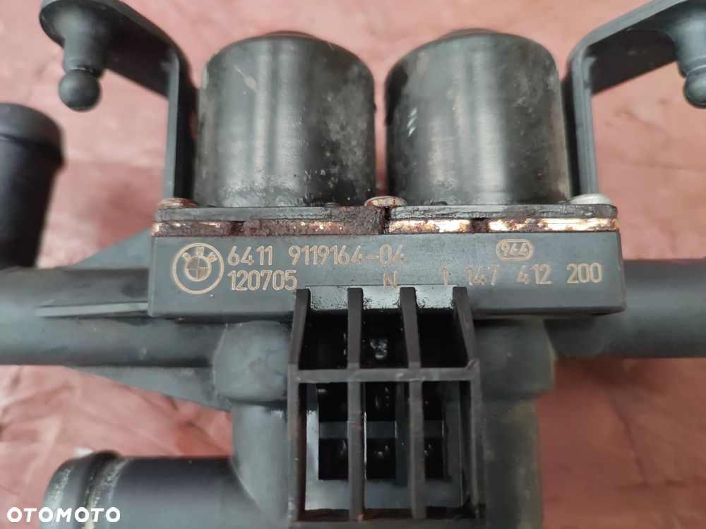 BMW F01 / F01N / F02 / F02N / F04 / F06 / F07 / F07N / F10 / F11 / F10N / F11N / F12 / F13 ORYGINALNY ZAWÓR WODY NAGRZEWNICY / ZAWÓR TERMOSTATYCZNY / ELEKTROZAWÓR O NR.  64 53 9 119 164 OEM W DOBRYM STANIE - 6