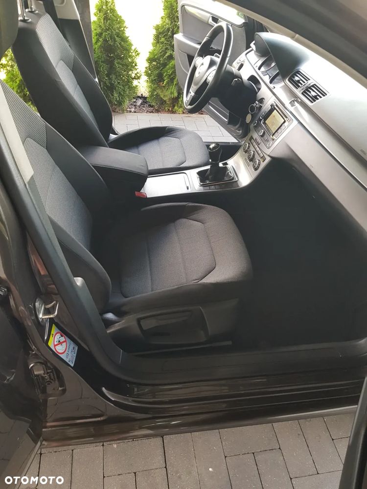 Volkswagen Passat 1.6 TDI BlueMotion - 21