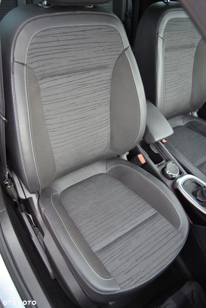 Opel Astra IV 1.4 T Cosmo S&S EU6 - 25