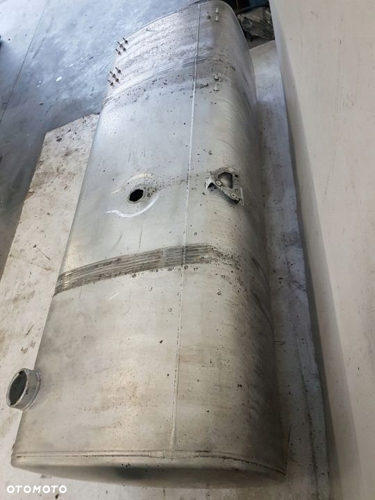 ZBIORNIK PALIWA DAF 1945568 690L 200X70X60 - 2