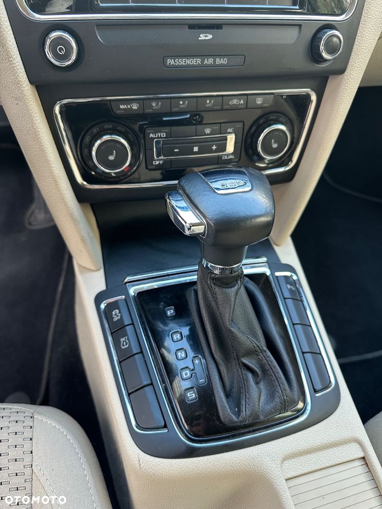 Skoda Superb 1.8 TSI Elegance DSG - 28