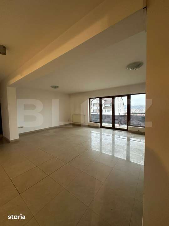 OPORTUNITATE INVESTIȚIE: Apartament de 4 camere, 2 bai, 134mp, Zona S — fotografia 1