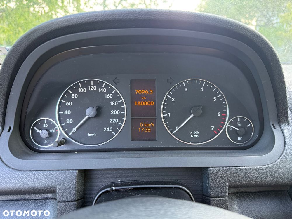 Mercedes-Benz Klasa A 160 BlueEfficiency - 9