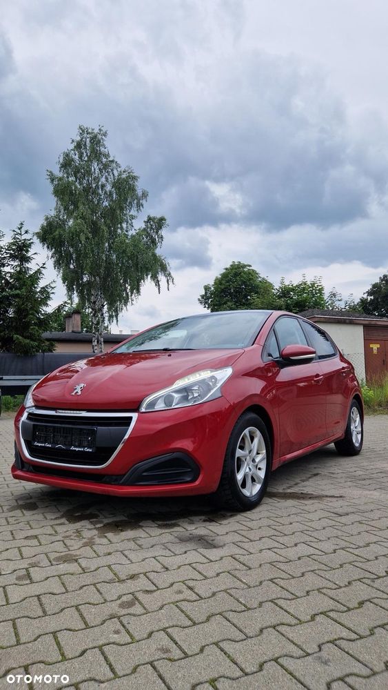 Peugeot 208 - 1