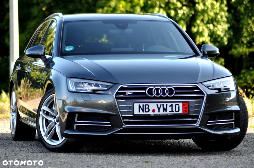Audi A4 Avant 2.0 TDI S tronic - 1