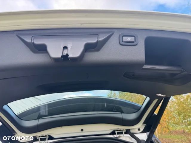 Land Rover Discovery Sport 2.0 D180 R-Dynamic SE - 23