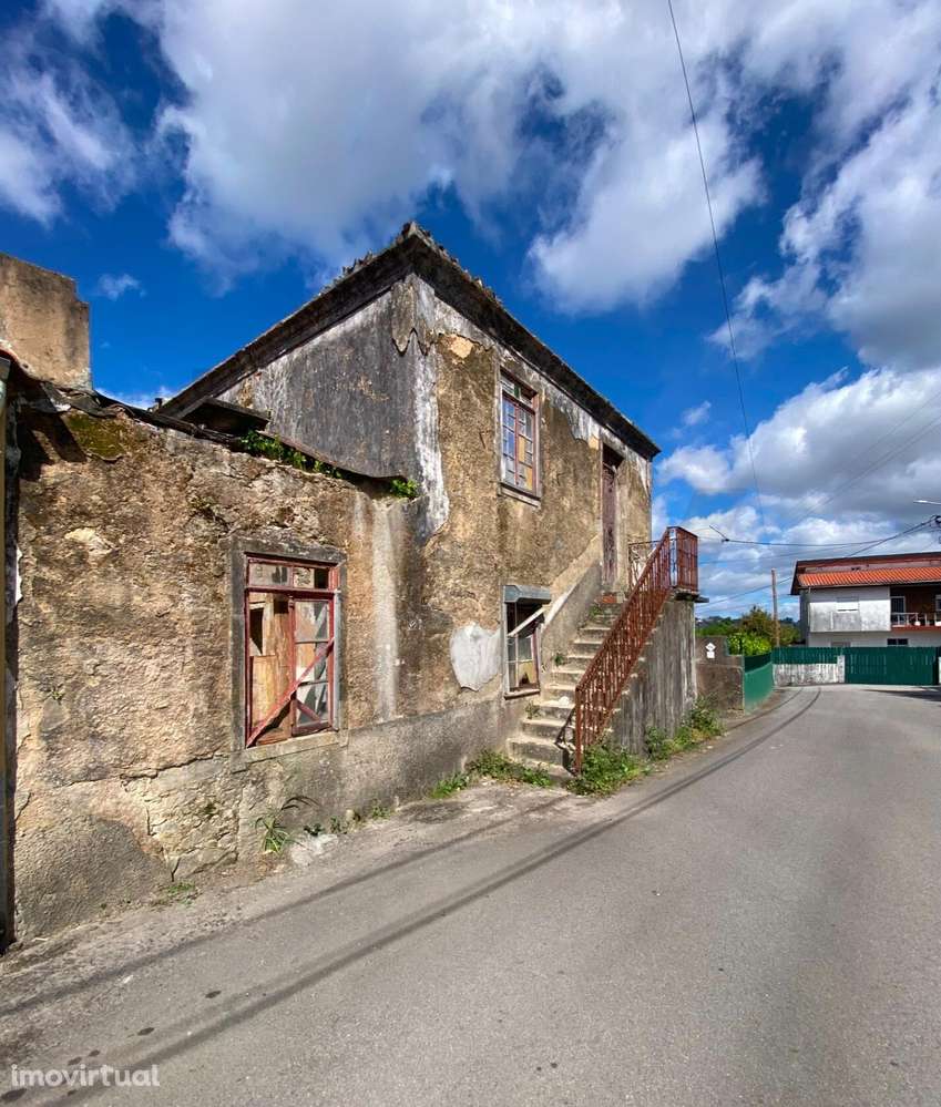 Propriedade Mista para Reconstrução (Isenta de Licença) em Santiago de - Grande imagem: 2/10