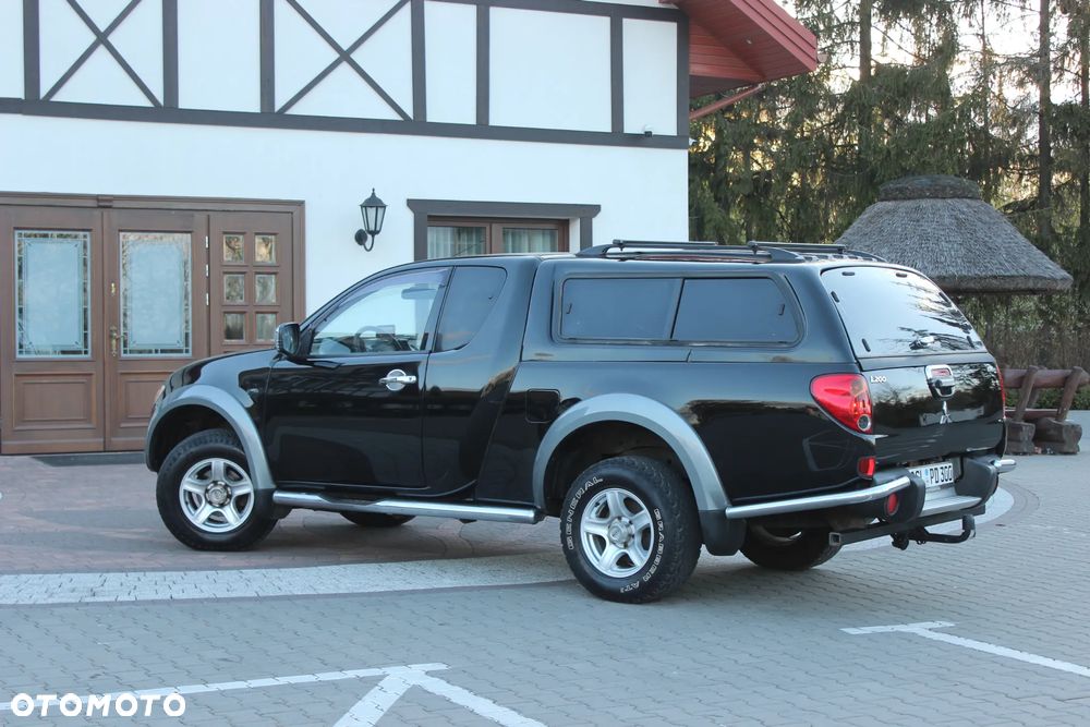 Mitsubishi L200 Pick Up 4x4 Intense Club Cab - 32