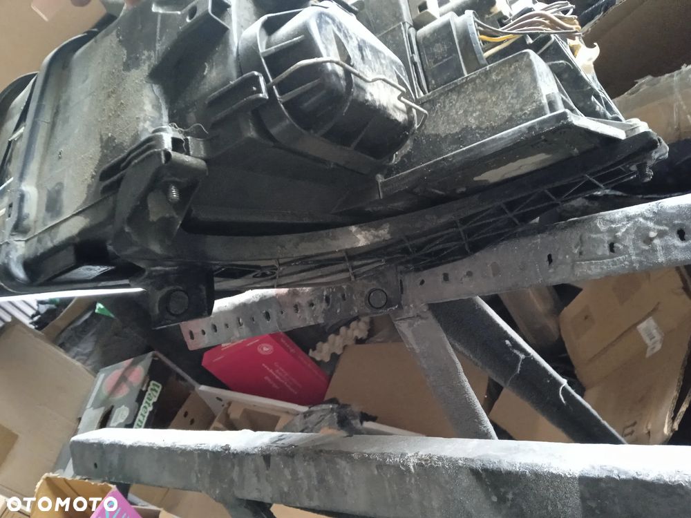 LAMPA PRZÓD PRAWA XENON AUDI A4 B6 8E0941004C 8E0990008C 89305780 - 5