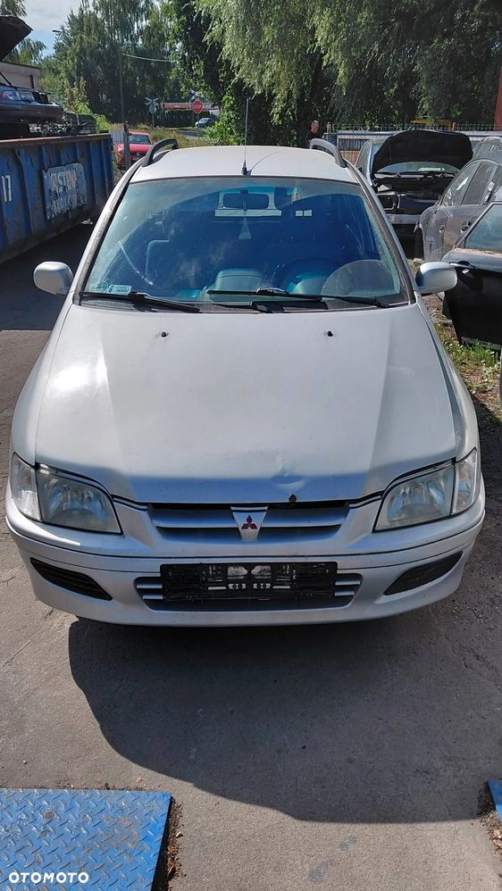 Części- Posiadamy na sprzedaż części z pojazdu:  Mitsubishi Space Star Rok 2001 Pojemność 1584 Moc 72 kw Benzyna - 1
