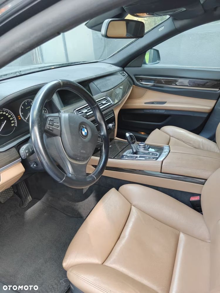 BMW Seria 7 740d xDrive - 12