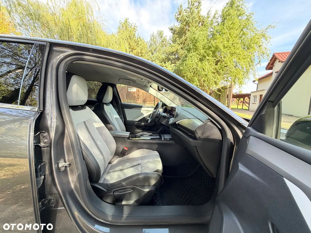 Opel Astra 1.2 T Elegance S&S - 27